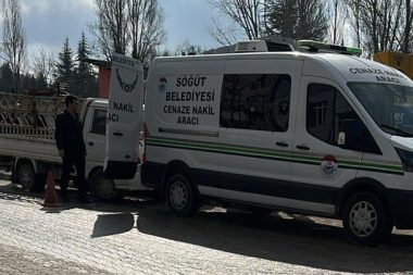 Sınıf öğretmeni aracında ölü bulundu