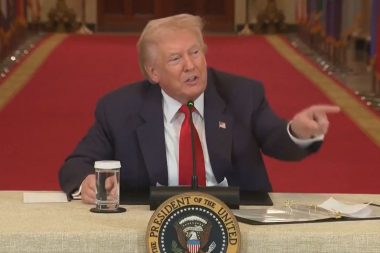 ‘Rusya’ sorusu Trump’ı çileden çıkardı: Ne kadar salakça soru bu!