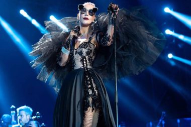 Şarkıcı Hande Yener’e de ‘Hükümeti devirmeye  teşebbüs’ soruşturması