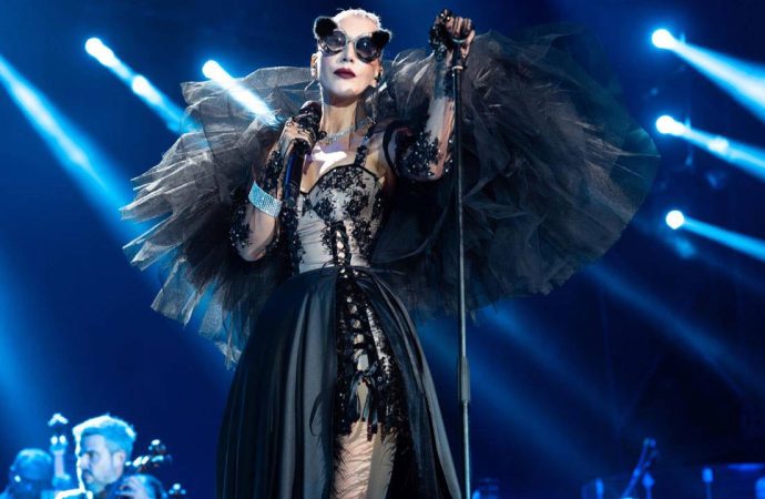 Hande Yener’e ‘zıplamaya destek’ soruşturması