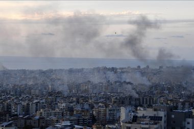 İsrail Lübnan’da üç katlı bina vurdu, çoğu kadın ve çocuk 19 kişi öldü
