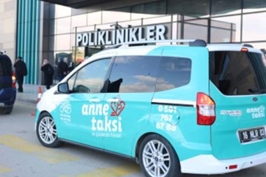 Hamile ve yeni doğum yapmış kadınlar için ‘Anne Taksi’