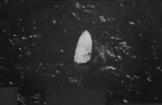 ABD  uyuşturucu taşıdığı gerekçesiyle yine tekne vurdu