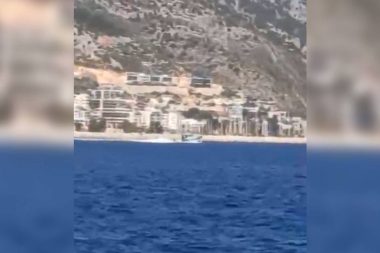 Göçmen taşıyan bot battı: Ölü ve yaralılar var