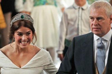 Epstein belgeleri: Andrew’un prenses kızı da istifa etti