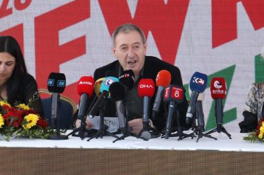 Bakırhan: Kürtler kimsenin silahlı gücü değil