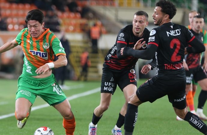 Alanyaspor ile Gençlerbirliği puanları paylaştı