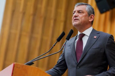 Özgür Özel grup toplantısını Silivri’de yaptı: ‘İmamoğlu cumhurbaşkanı olacak, iki yıl sonra söyledi dersiniz’