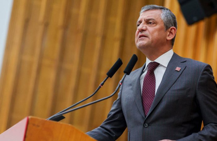 Özgür Özel grup toplantısını Silivri’de yaptı: ‘İmamoğlu cumhurbaşkanı olacak, iki yıl sonra söyledi dersiniz’