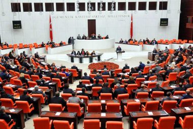 Meclis’te İran zirvesi: Bakanlar vekilleri bilgilendirdi