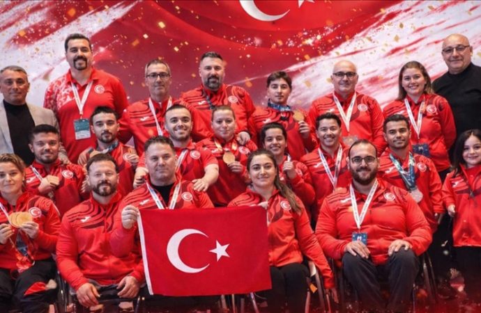 Para halterciler Avrupa Şampiyonası’nın son gününde dört madalya kazandı