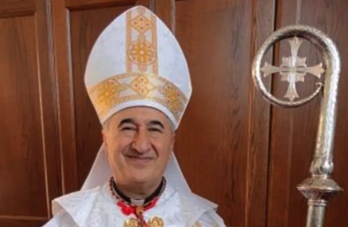 Piskopos 427 bin dolar çalıp geneleve gitti