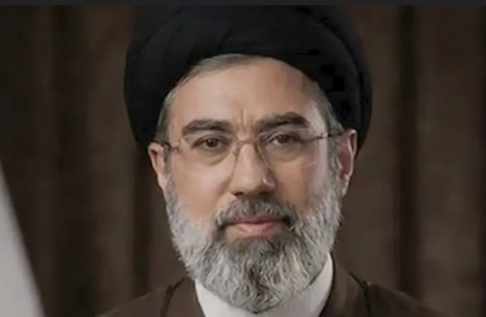 Amerikan basını: Mücteba Hamaney’in ayağında kırık, yüzünde kesikler var