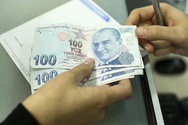 Visa araştırması: İki kişiden biri banka şubesine gitmiyor