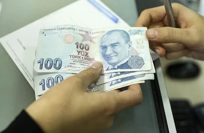 Visa araştırması: İki kişiden biri banka şubesine gitmiyor