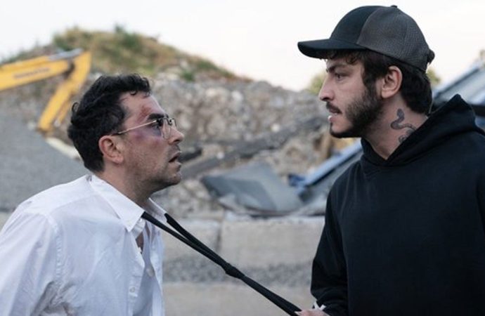 Netflix diziye Rus’la başladı, Türk’le devam ediyor