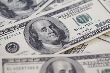 Dolar endeksi üç buçuk ay sonra 100 barajını aştı