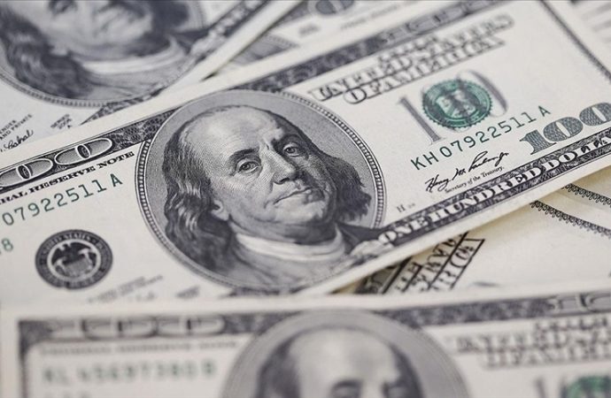 Dolar endeksi üç buçuk ay sonra 100 barajını aştı