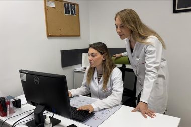 İkiz psikiyatristler hem de ‘siyam ikizleri’ gibiler: Aynı okulu bitirdiler, 15 yıldır birlikte çalışıyorlar