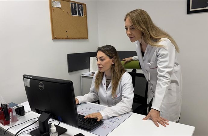 İkiz psikiyatristler hem de ‘siyam ikizleri’ gibiler: Aynı okulu bitirdiler, 15 yıldır birlikte çalışıyorlar