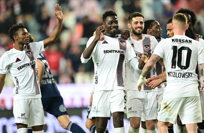 Gaziantep FK, Antalyaspor’u 4-1 yendi