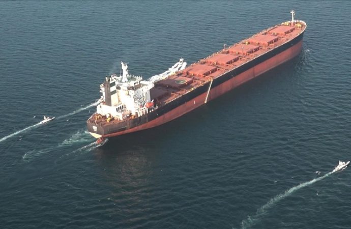 Hürmüz Boğazı’ndan mart ayında şu ana kadar 77 gemi geçti