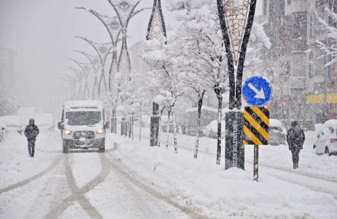 19 ilde yağış bekleniyor: Kuvvetli kar ve sağanak uyarısı
