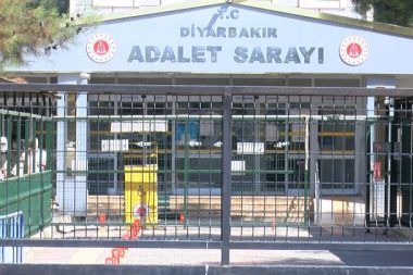 Ameliyat sırasında kalp krizi geçirip öldü: Aile hastane ve doktora tazminat davası açtı