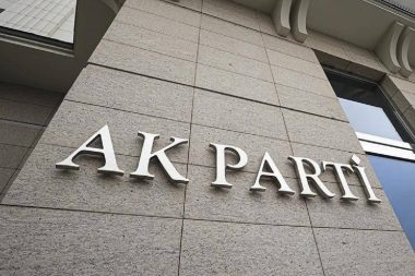 YRP ilçe başkanı istifa edip AK Partiye geçti