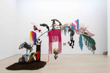 Venedik’te bir selam: Nilbar Güreş’ten ‘Gözlerinizden Öperim’