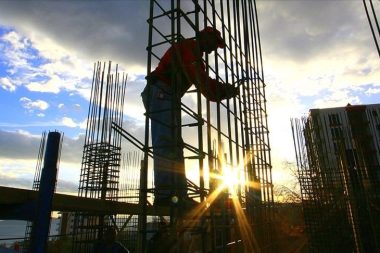 Savaş Türk müteahhitlerin milyar dolarlık projelerini askıya aldı