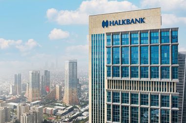 Halkbank kendisini denetletmek için Ernst & Young’ı yetkilendirdi