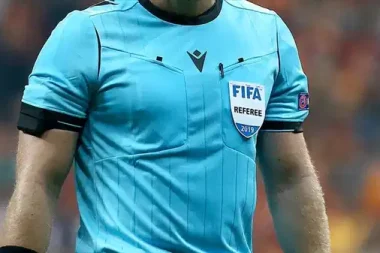 Liverpool-Galatasaray maçının hakemi belli oldu