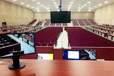 Bir CHP milletvekili provokasyon yaptı, bunu fırsat bilen mahkeme İmamoğlu davasını neredeyse seyircisiz yapmaya karar verdi