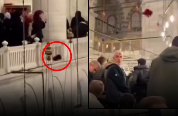 Fatih Camii’nde Mescid-i Aksa protestosu: Kadınlar erkeklerin kafasına başörtüsü attı