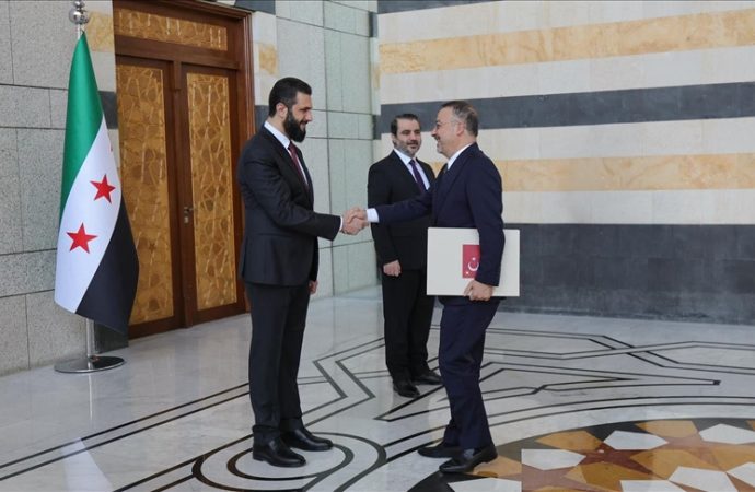 Şam Büyükelçisi Yılmaz, Şara’ya güven mektubunu sundu