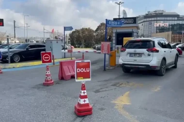 Kadıköy’ün en büyük otoparkı kapandı: Cami yapılacak