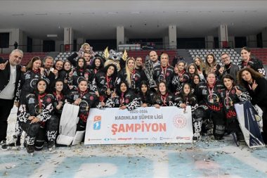 Buz Hokeyi Kadınlar Süper Lig’de şampiyon “Buzadam”