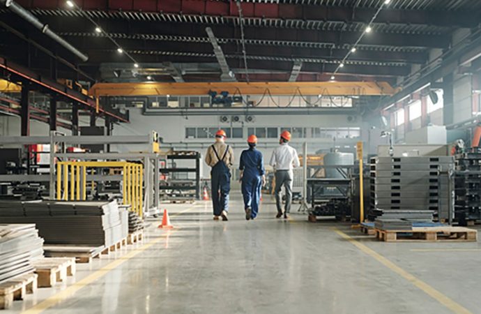 Plastik sıkıntısı artıyor: Savaş, fabrikalara erken tatil yaptırdı