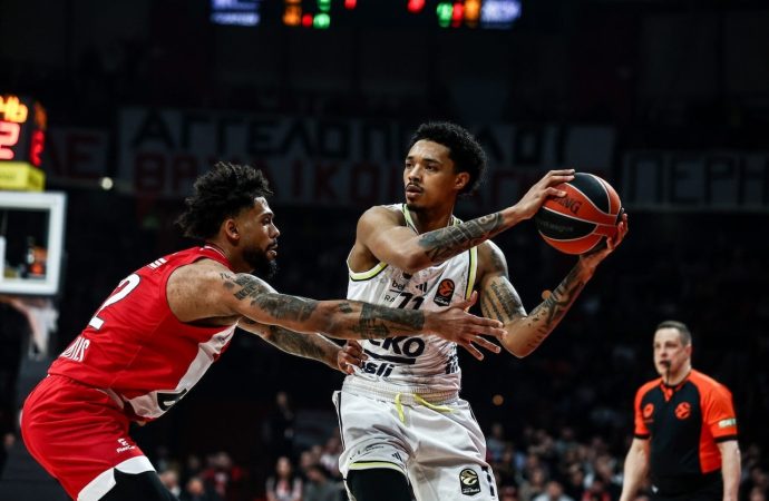 Fenerbahçe Yunanistan’da kaybetti