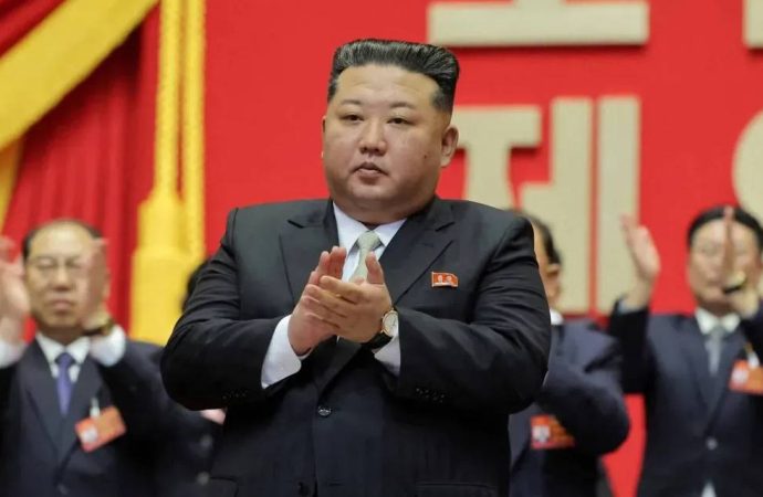 İşte ‘özlenen’ demokrasi: Herkes seçime katıldı, bütün oylar bir kişiye verildi