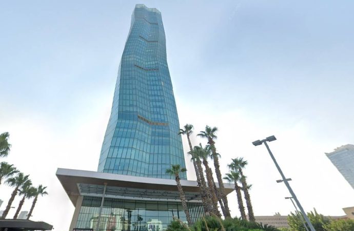 Milyar dolarlık miras kavgası 116 yıllık dev holdingi iflasa sürükledi