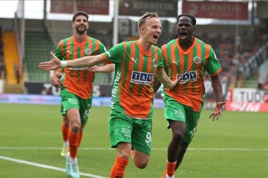 Alanyaspor, Kocaelispor’a patladı