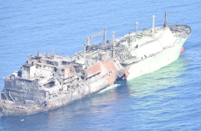 İtalya’dan ‘serseri’ Rus tankeri uyarısı: Akdeniz’de her an patlayabilir