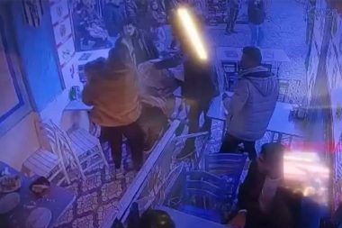 Balıkçının tavanı ailenin üstüne çöktü