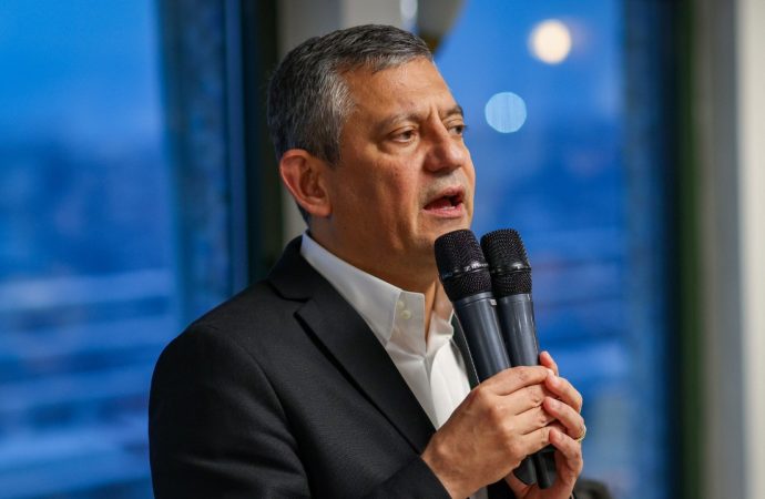 Özel: Türkiye, yeni bir iktidarı karşılamak üzere doğum sancıları çekiyor