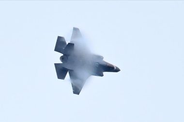 ABD’ye ait F-35 uçağı, İran semalarında hasar aldı ve acil iniş yaptı