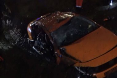 Taksi su kanalına uçtu: Üç kişi hayatını kaybetti