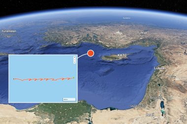 Güvenlik açığını gazete yakaladı: Askerin uygulamasından uçak gemisinin yerini saptadı