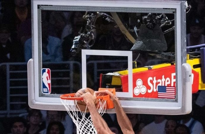 Adem Bonalı Philadelphia 76ers deplasmanda Sacramento Kings’i yendi